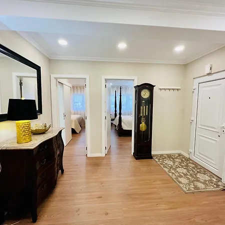 Antonio's Captain - 200m From The *