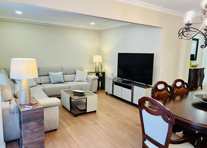 Antonio's Captain - 200m From The *