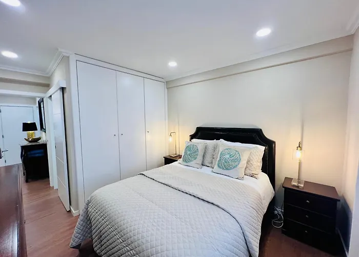 Antonio's Captain - 200m From The *